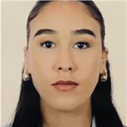 Me defino como una persona responsable, paciente y con ganas de enseñar. Me gusta explicar las cosas de forma clara y adaptarme a